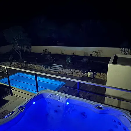 De Standing Avec Piscine Et Jacuzzi וילה Belgodère