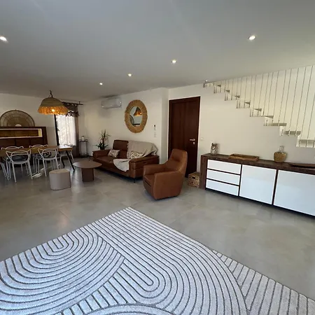 Villa De Standing Avec Piscine Et Jacuzzi