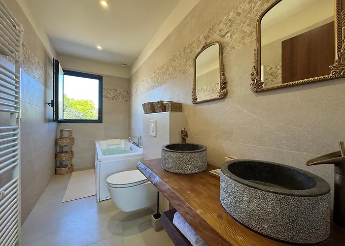 Villa De Standing Avec Piscine Et Jacuzzi