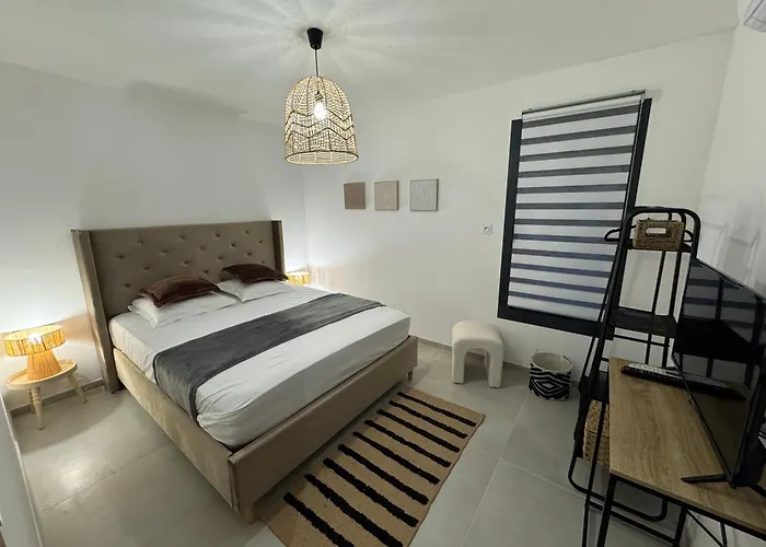 Villa De Standing Avec Piscine Et Jacuzzi