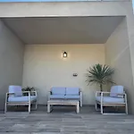 De Standing Avec Piscine Et Jacuzzi