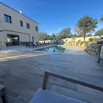 De Standing Avec Piscine Et Jacuzzi Belgodère