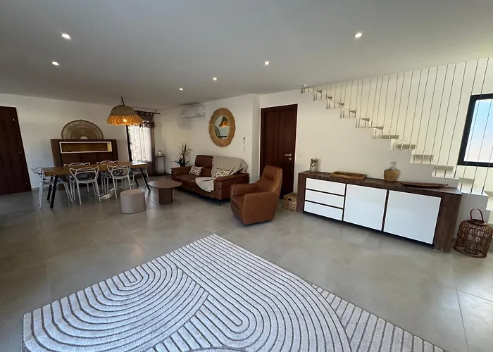 Villa De Standing Avec Piscine Et Jacuzzi